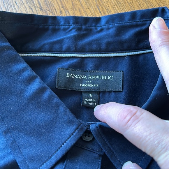 Host pick! Banana Republic Tailored Fit Dress Shirt - Picture 5 of 7